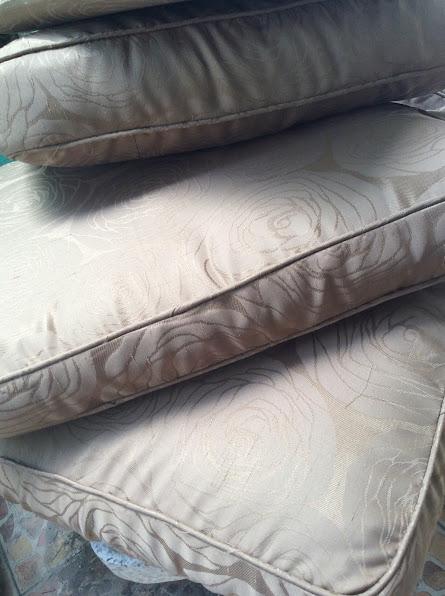 ผ้าปลอกโซฟา-0817354812-custom-made-cushion-covers-with-zipper.
